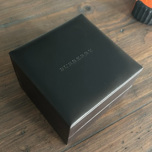 Burberry Men’s Watch - Picture 7 of 8